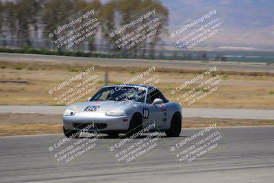 media/Jun-05-2022-CalClub SCCA (Sun) [[19e9bfb4bf]]/Around the Pits/